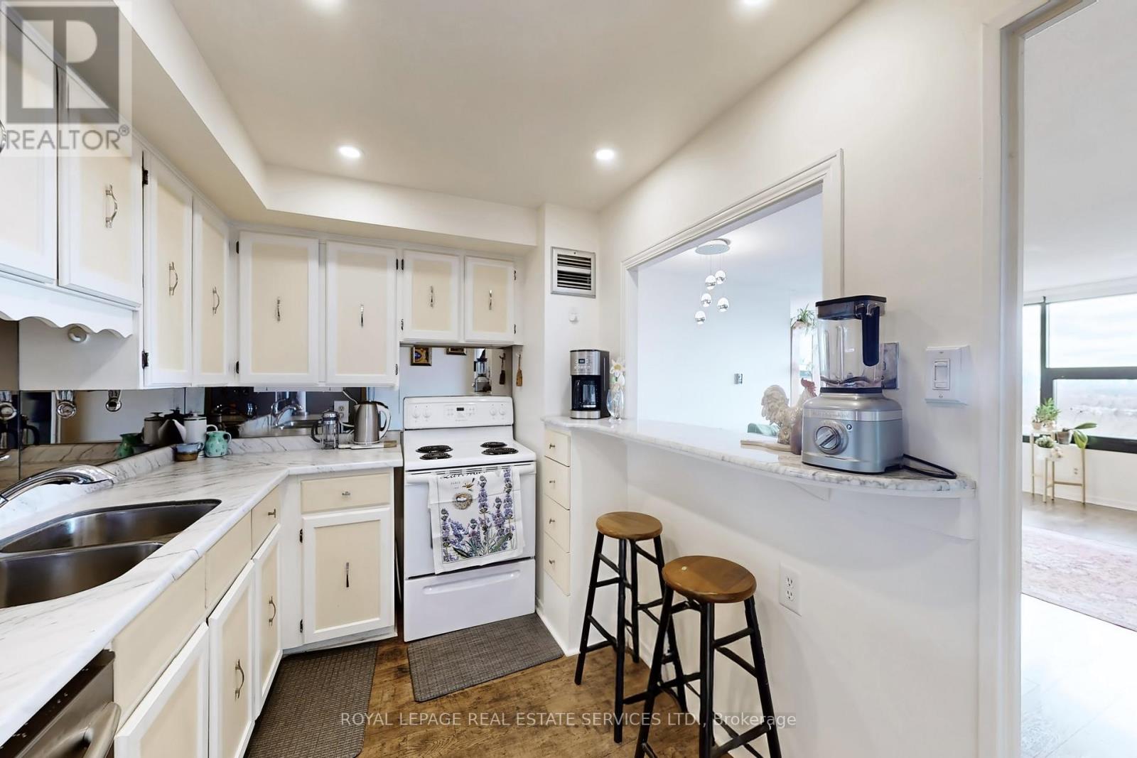 1005 - 1300 Bloor Street, Mississauga, Ontario  L4Y 3Z2 - Photo 15 - W12890344