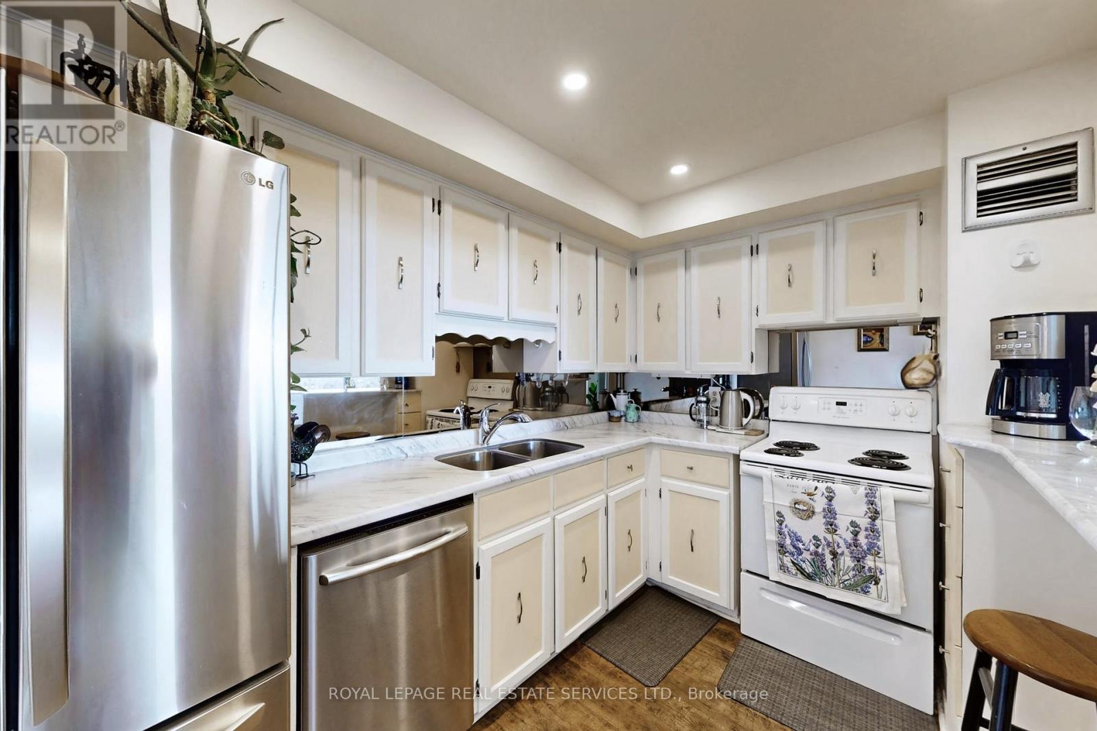 1005 - 1300 Bloor Street, Mississauga, Ontario  L4Y 3Z2 - Photo 16 - W12890344