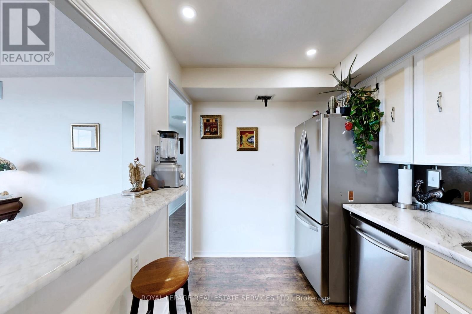 1005 - 1300 Bloor Street, Mississauga, Ontario  L4Y 3Z2 - Photo 17 - W12890344