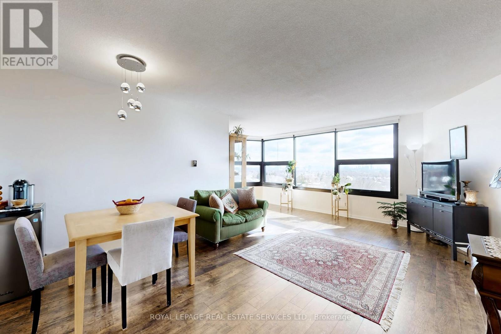 1005 - 1300 Bloor Street, Mississauga, Ontario  L4Y 3Z2 - Photo 5 - W12890344