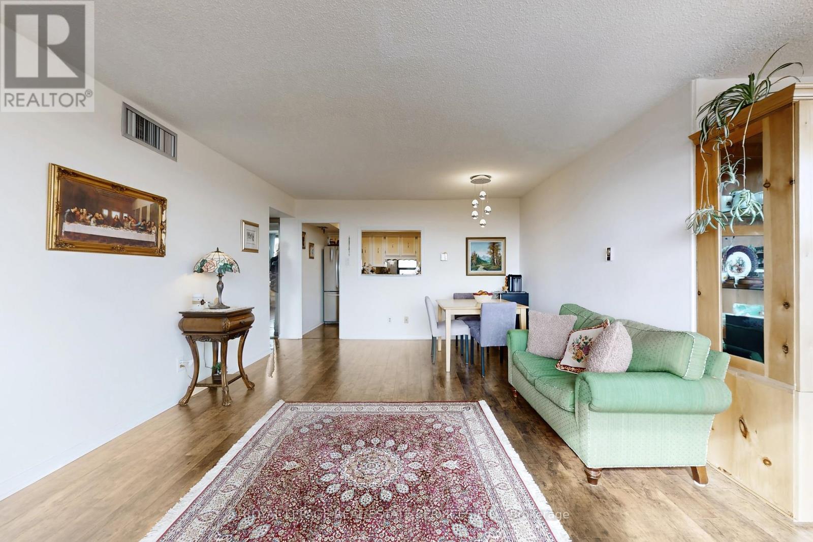 1005 - 1300 Bloor Street, Mississauga, Ontario  L4Y 3Z2 - Photo 9 - W12890344