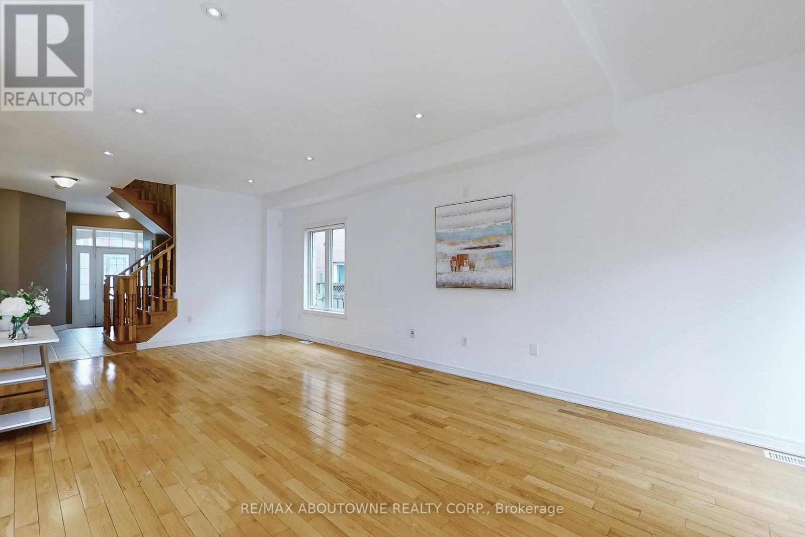 2457 Hilda Drive, Oakville, Ontario  L6H 7N5 - Photo 13 - W12890350