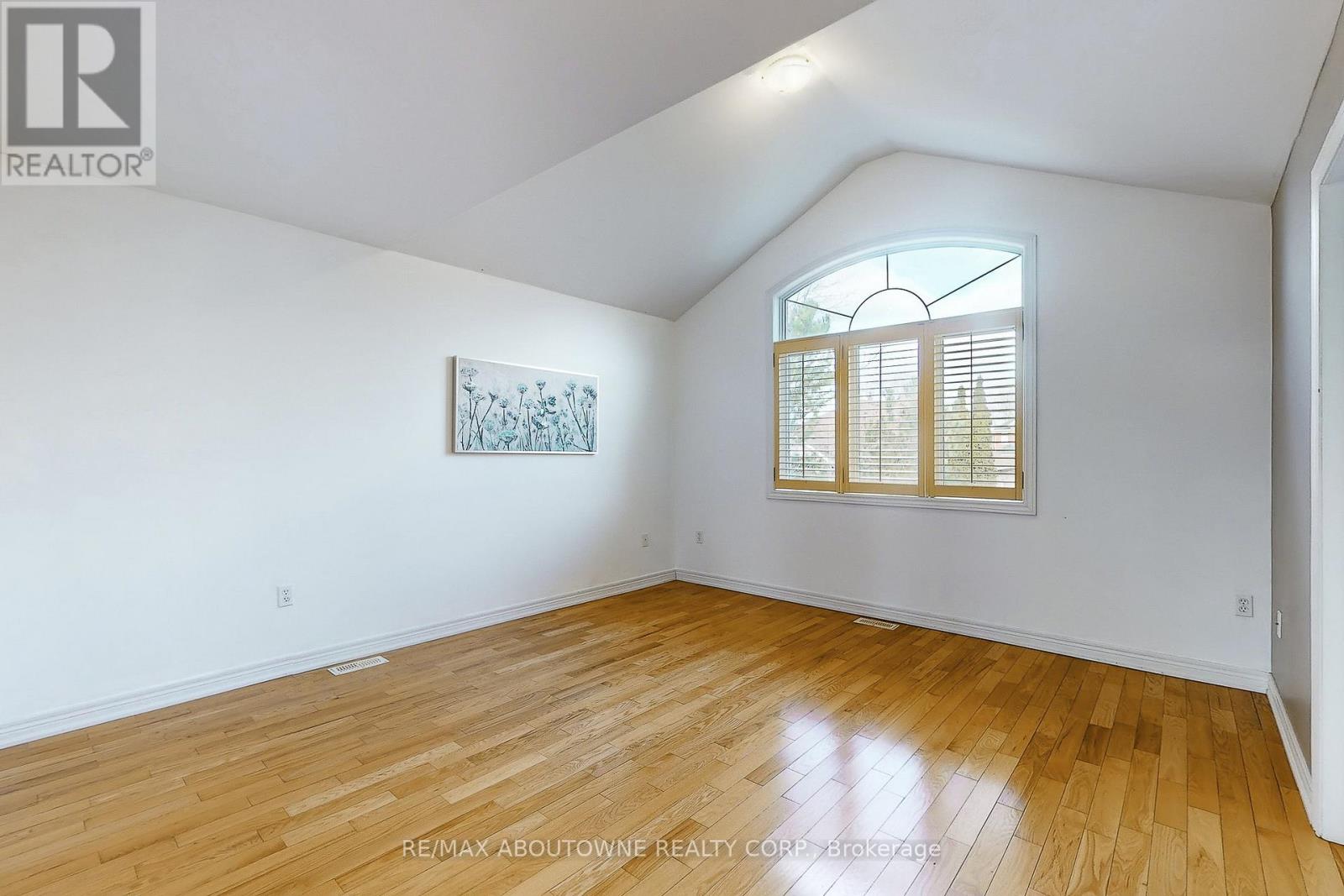 2457 Hilda Drive, Oakville, Ontario  L6H 7N5 - Photo 17 - W12890350