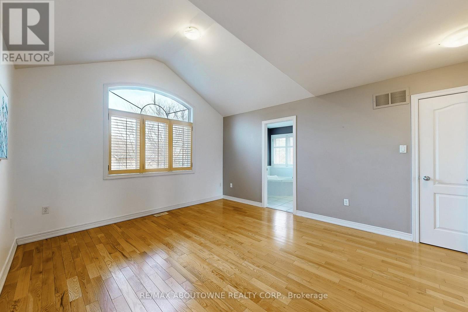 2457 Hilda Drive, Oakville, Ontario  L6H 7N5 - Photo 20 - W12890350