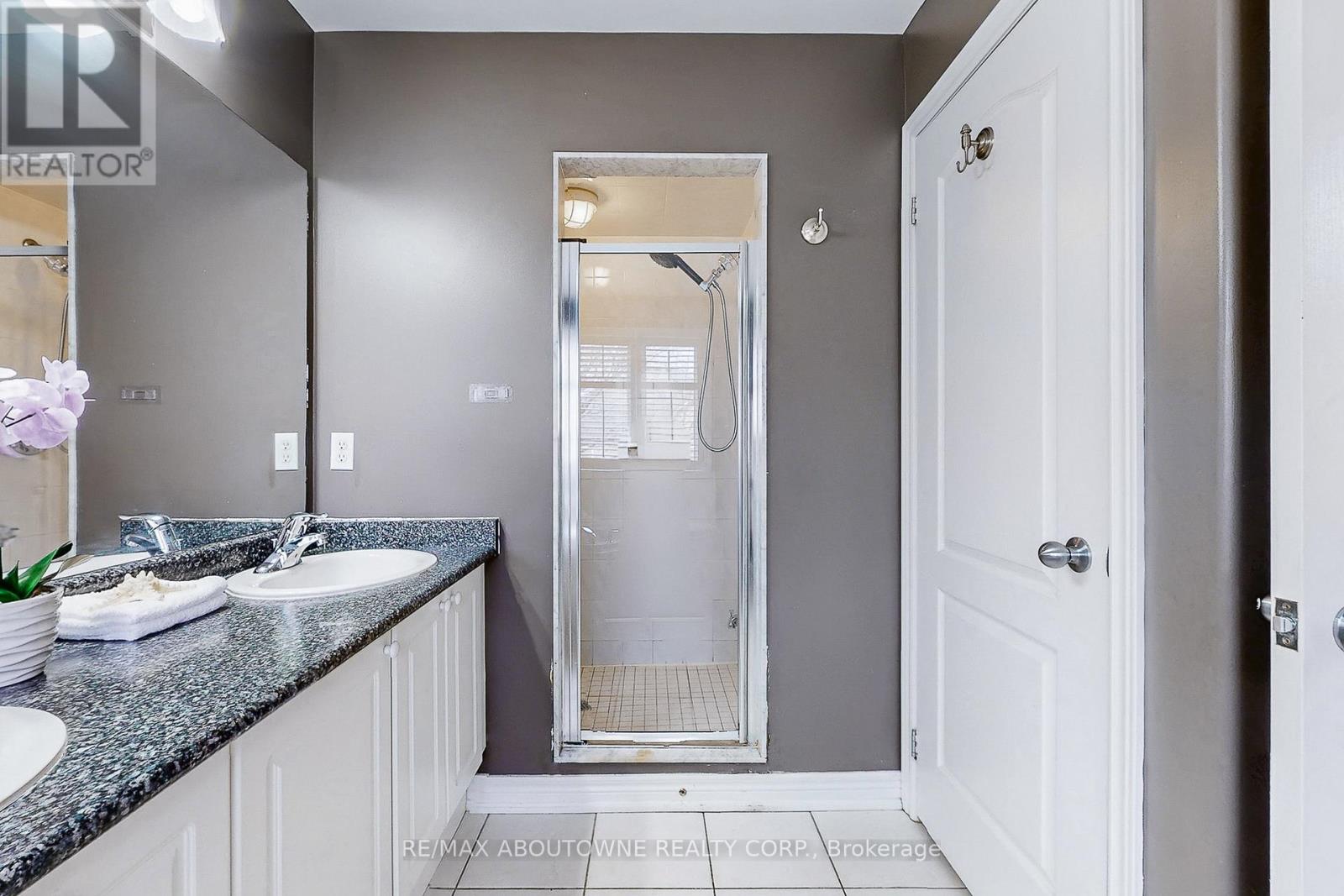 2457 Hilda Drive, Oakville, Ontario  L6H 7N5 - Photo 24 - W12890350