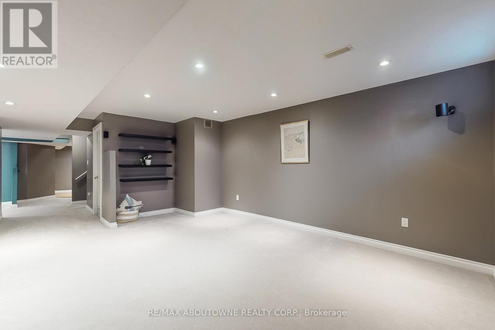 2457 Hilda Drive, Oakville, Ontario  L6H 7N5 - Photo 36 - W12890350