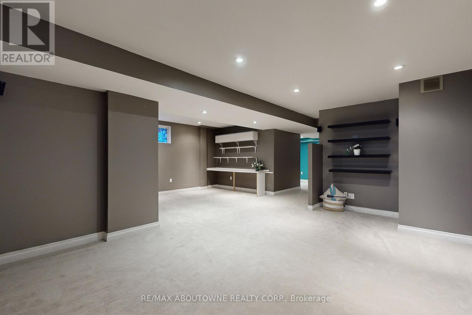 2457 Hilda Drive, Oakville, Ontario  L6H 7N5 - Photo 37 - W12890350