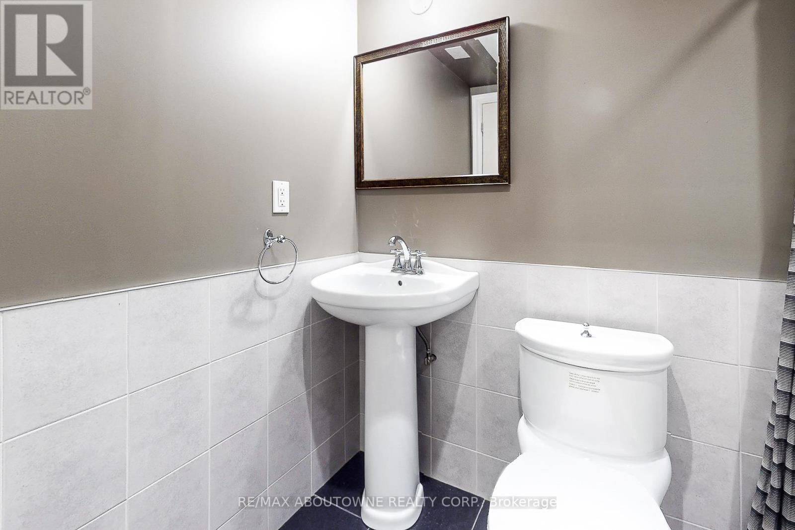 2457 Hilda Drive, Oakville, Ontario  L6H 7N5 - Photo 39 - W12890350