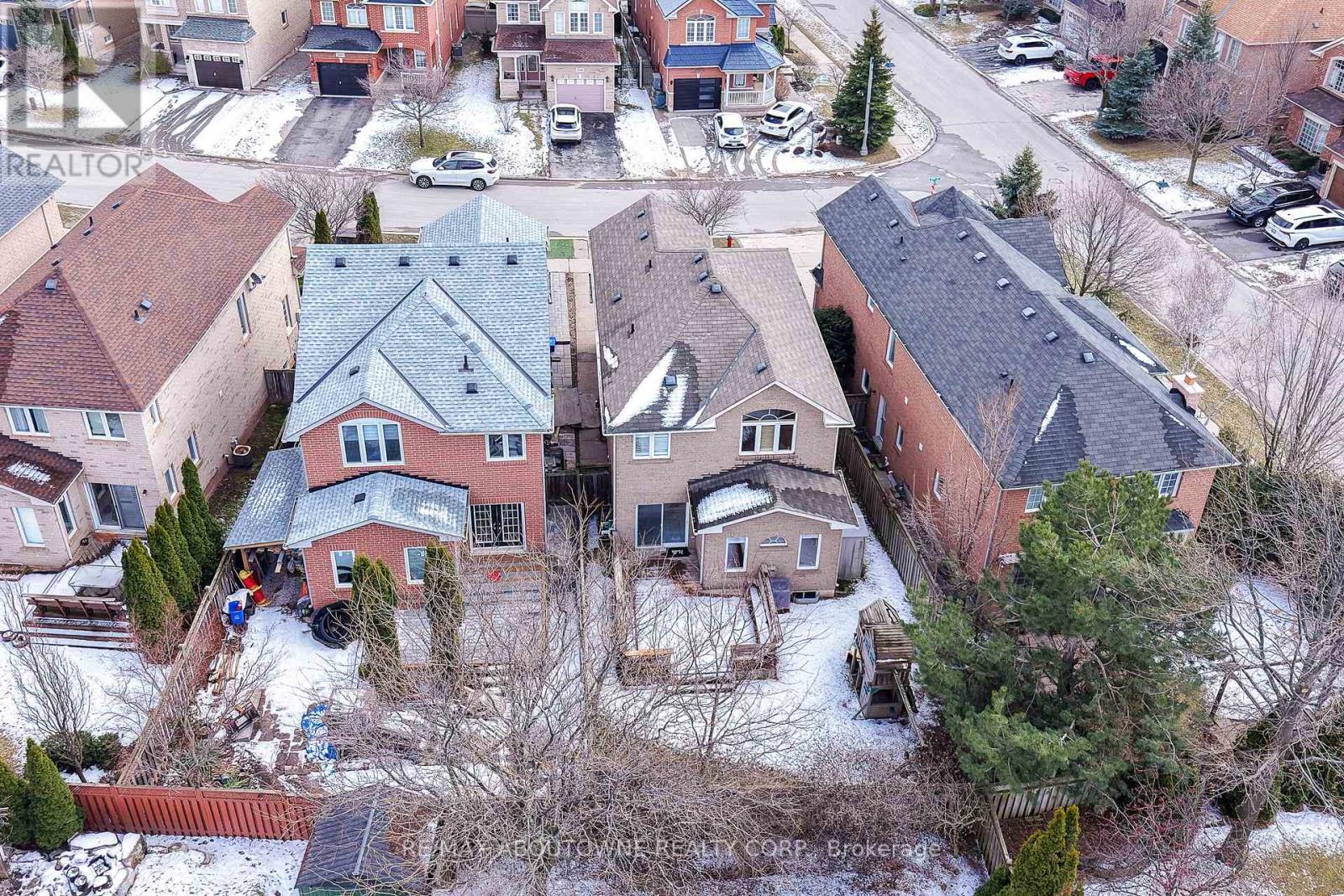 2457 Hilda Drive, Oakville, Ontario  L6H 7N5 - Photo 47 - W12890350