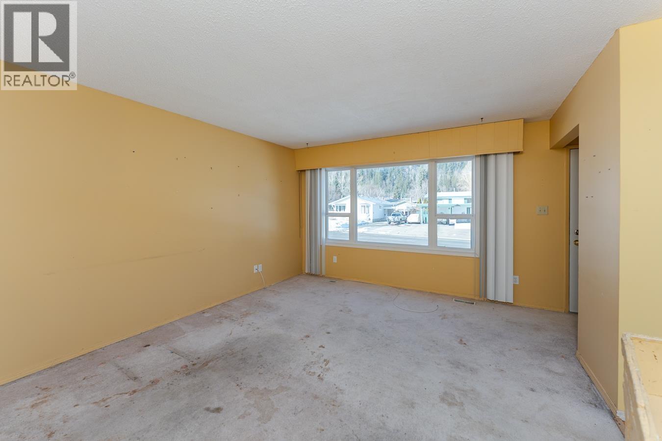 4530 Valley Crescent, Prince George, British Columbia  V2M 5L7 - Photo 8 - R3100495