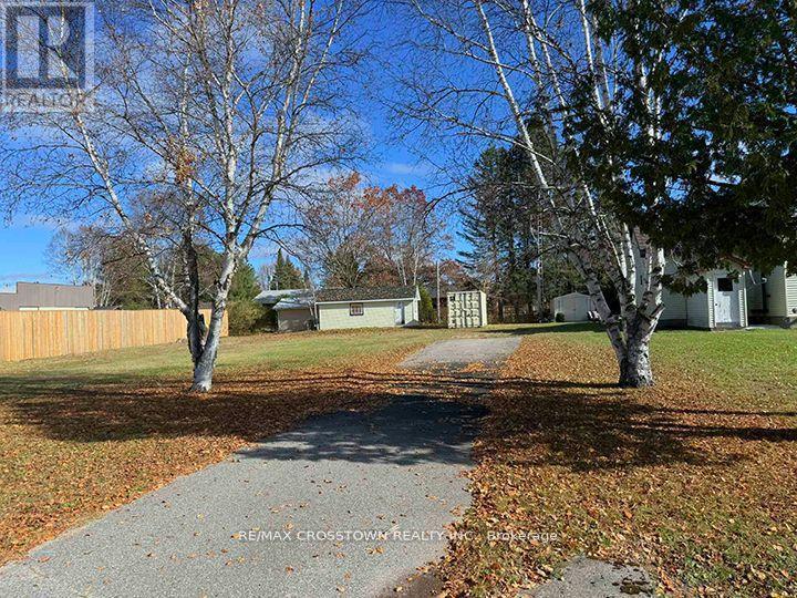 8 CEDAR COURT, South River, Ontario