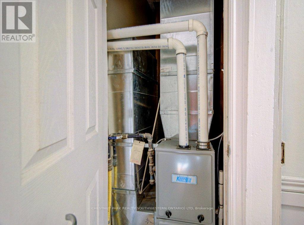 133 Darling Street, Brantford, Ontario  N3T 2L1 - Photo 13 - X12890276