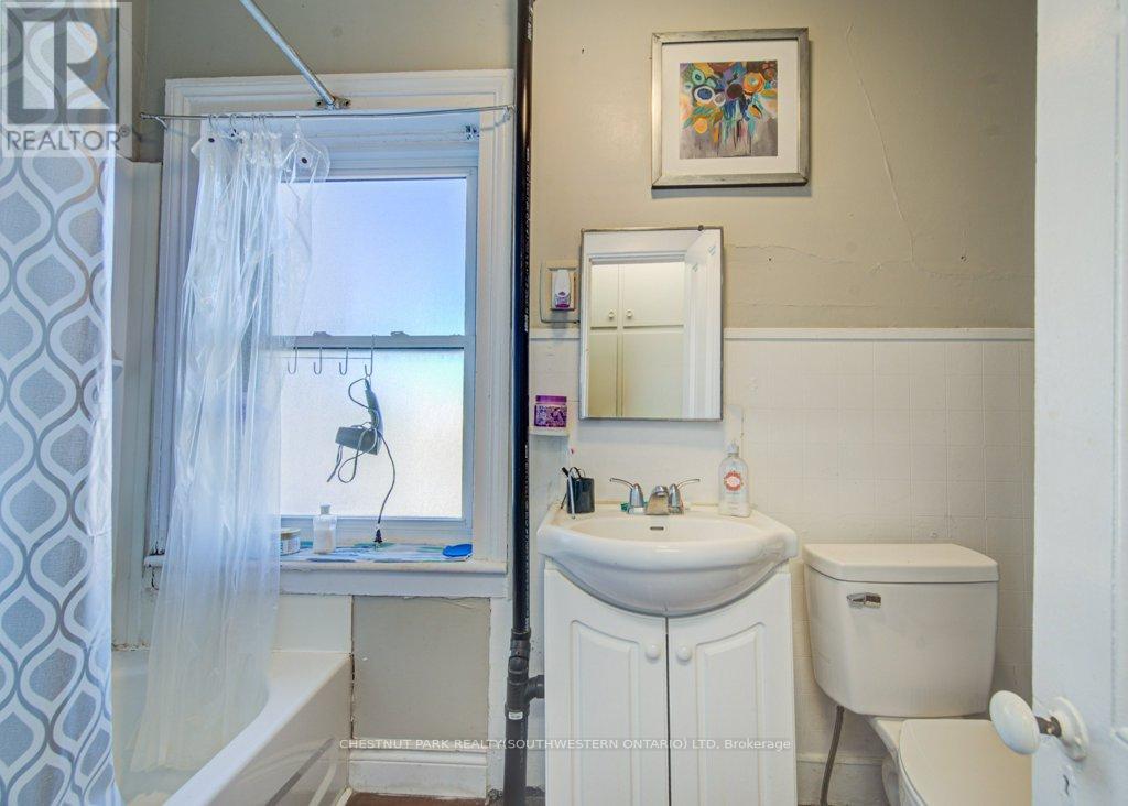 133 Darling Street, Brantford, Ontario  N3T 2L1 - Photo 14 - X12890276