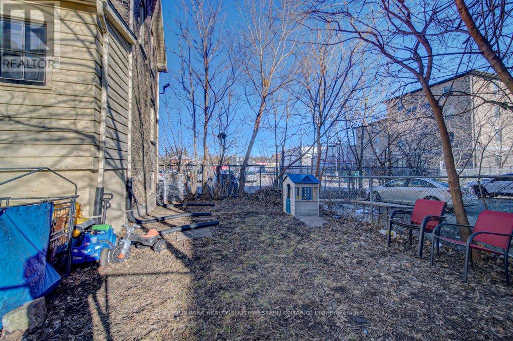 133 Darling Street, Brantford, Ontario  N3T 2L1 - Photo 32 - X12890276