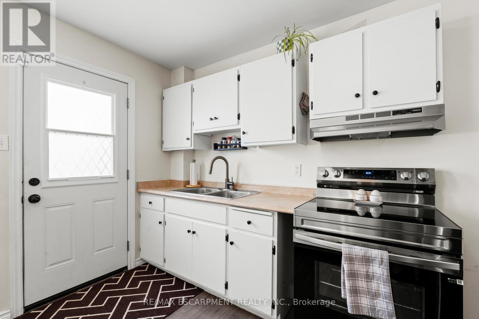 2279 King Street E, Hamilton, Ontario  L8K 1X4 - Photo 14 - X12890292