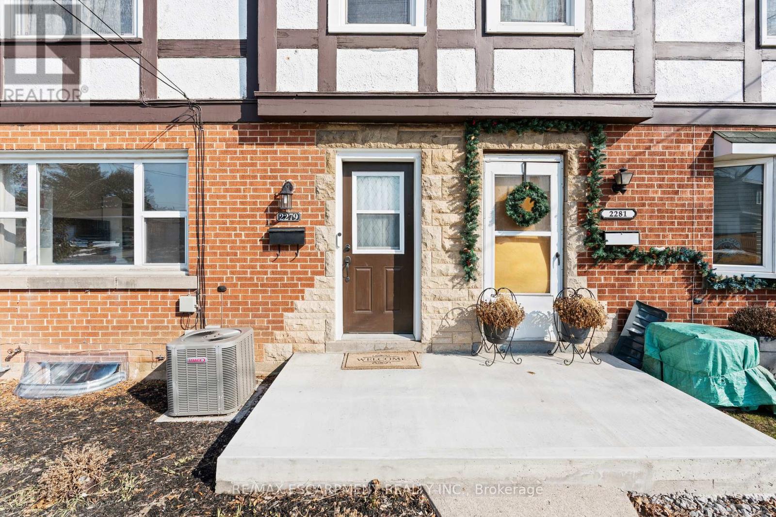 2279 King Street E, Hamilton, Ontario  L8K 1X4 - Photo 5 - X12890292