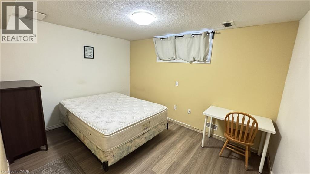 559 Violet Street, Waterloo, Ontario  N2V 2T8 - Photo 18 - 40810537