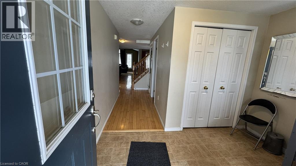 559 Violet Street, Waterloo, Ontario  N2V 2T8 - Photo 2 - 40810537