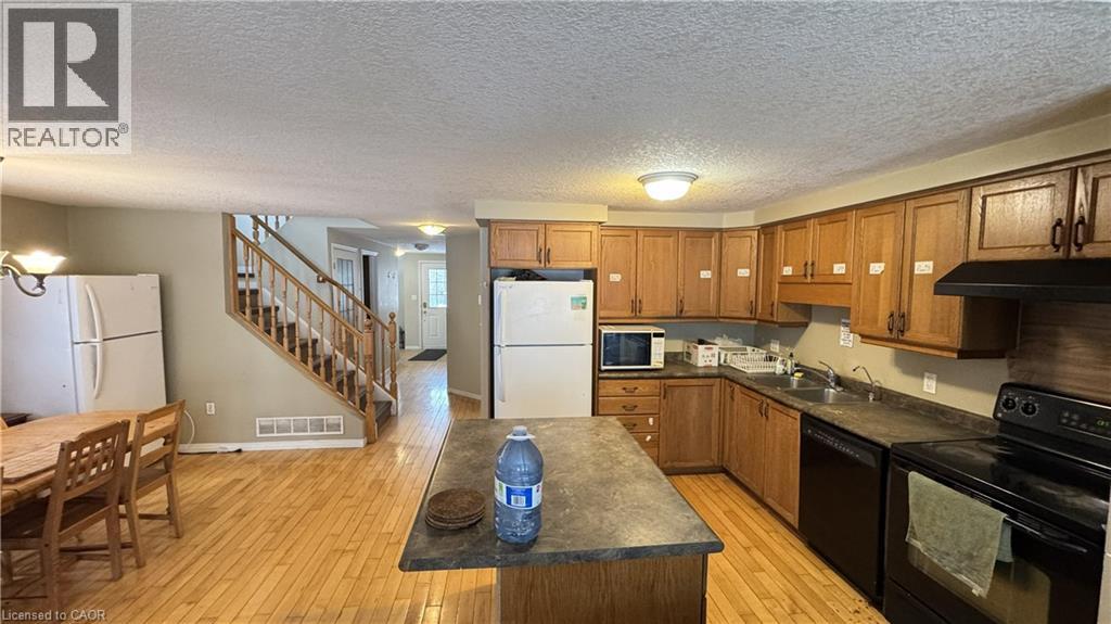 559 Violet Street, Waterloo, Ontario  N2V 2T8 - Photo 4 - 40810537