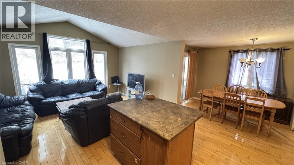 559 Violet Street, Waterloo, Ontario  N2V 2T8 - Photo 6 - 40810537