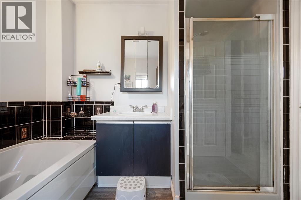 856 Devine Street, Sarnia, Ontario  N7S 1X5 - Photo 10 - 26005546