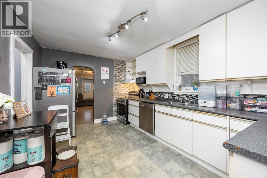 856 Devine Street, Sarnia, Ontario  N7S 1X5 - Photo 6 - 26005546