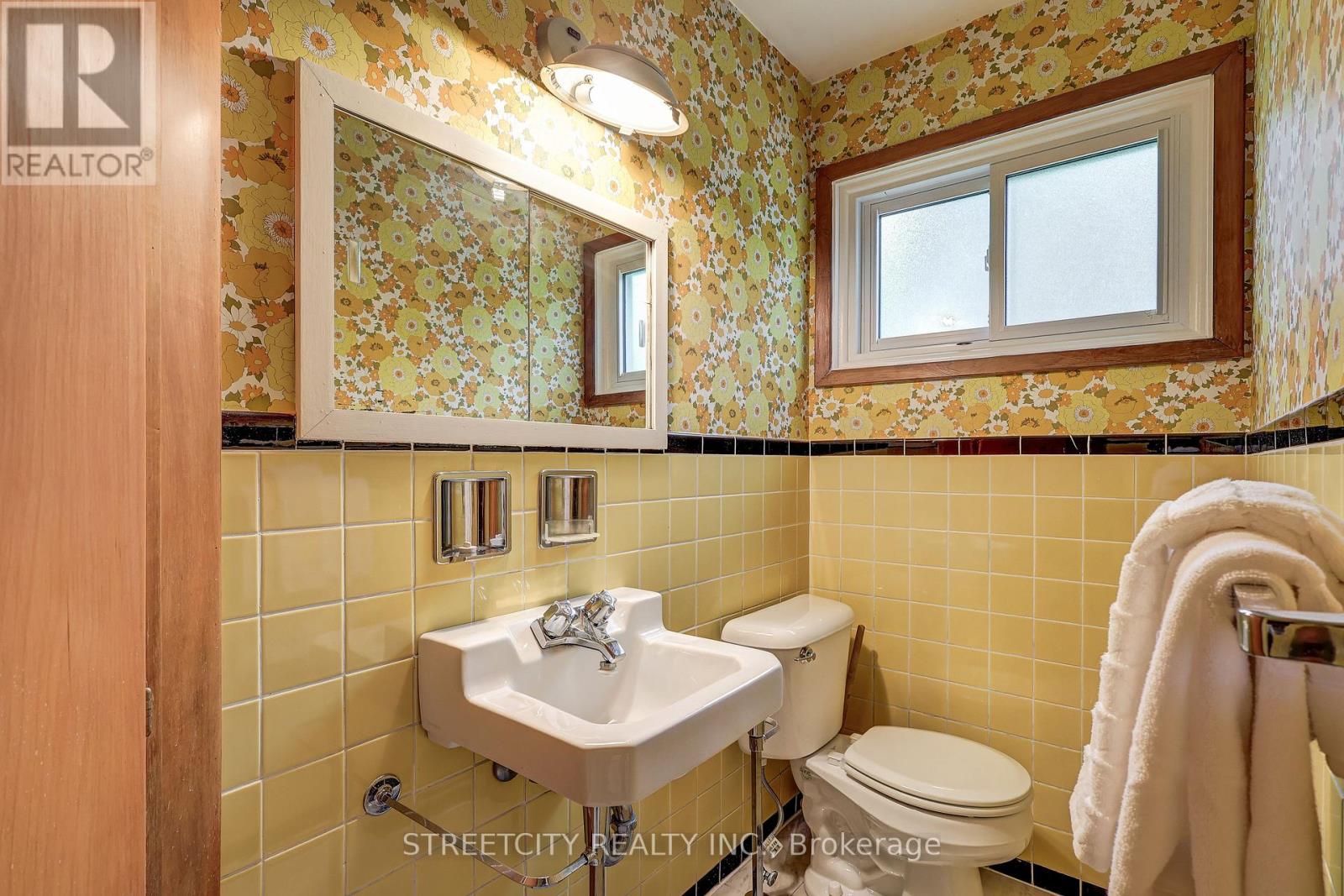 76 Bloomfield Drive, London North, Ontario  N6G 1P3 - Photo 17 - X12890240