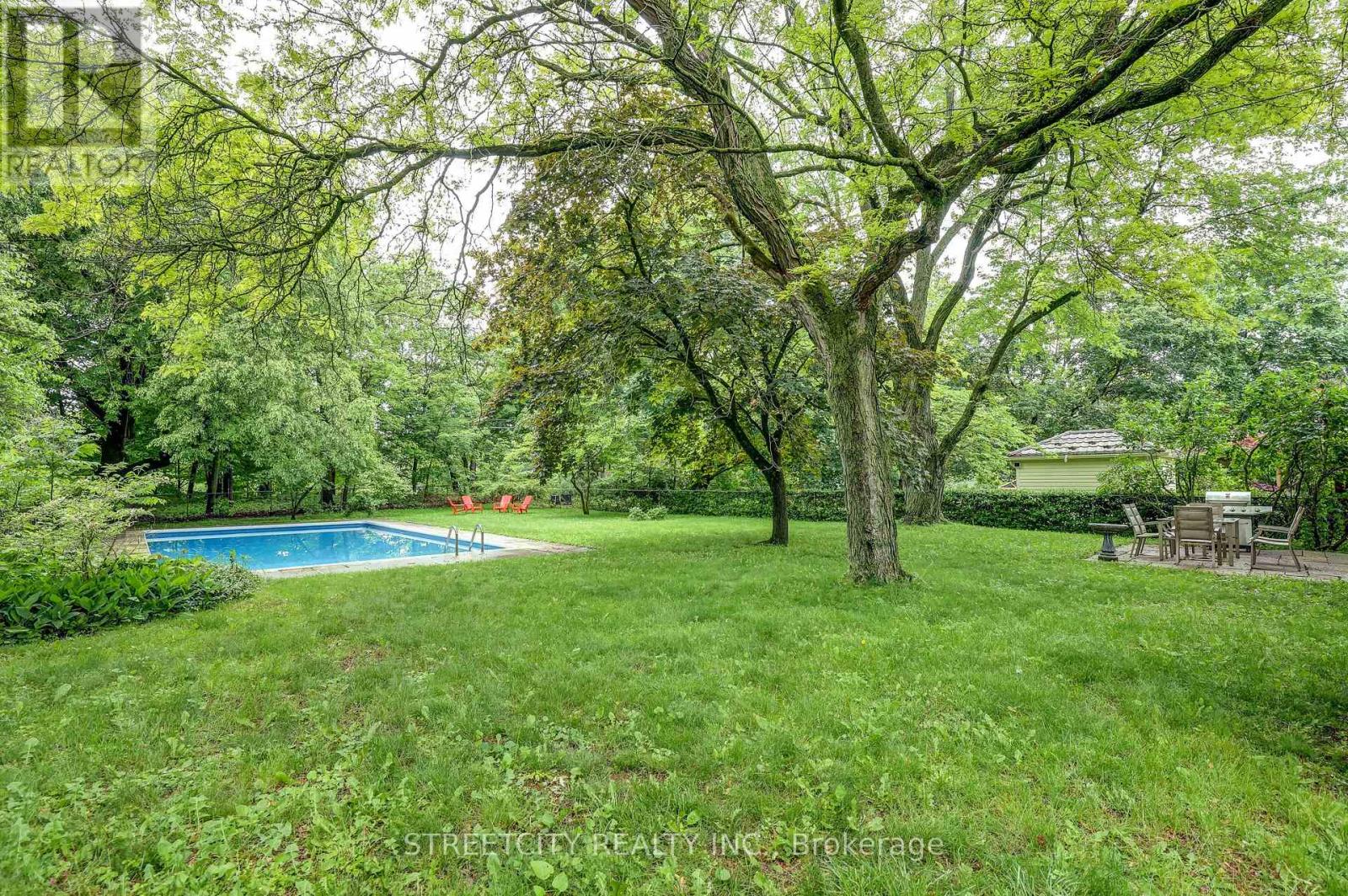 76 Bloomfield Drive, London North, Ontario  N6G 1P3 - Photo 4 - X12890240