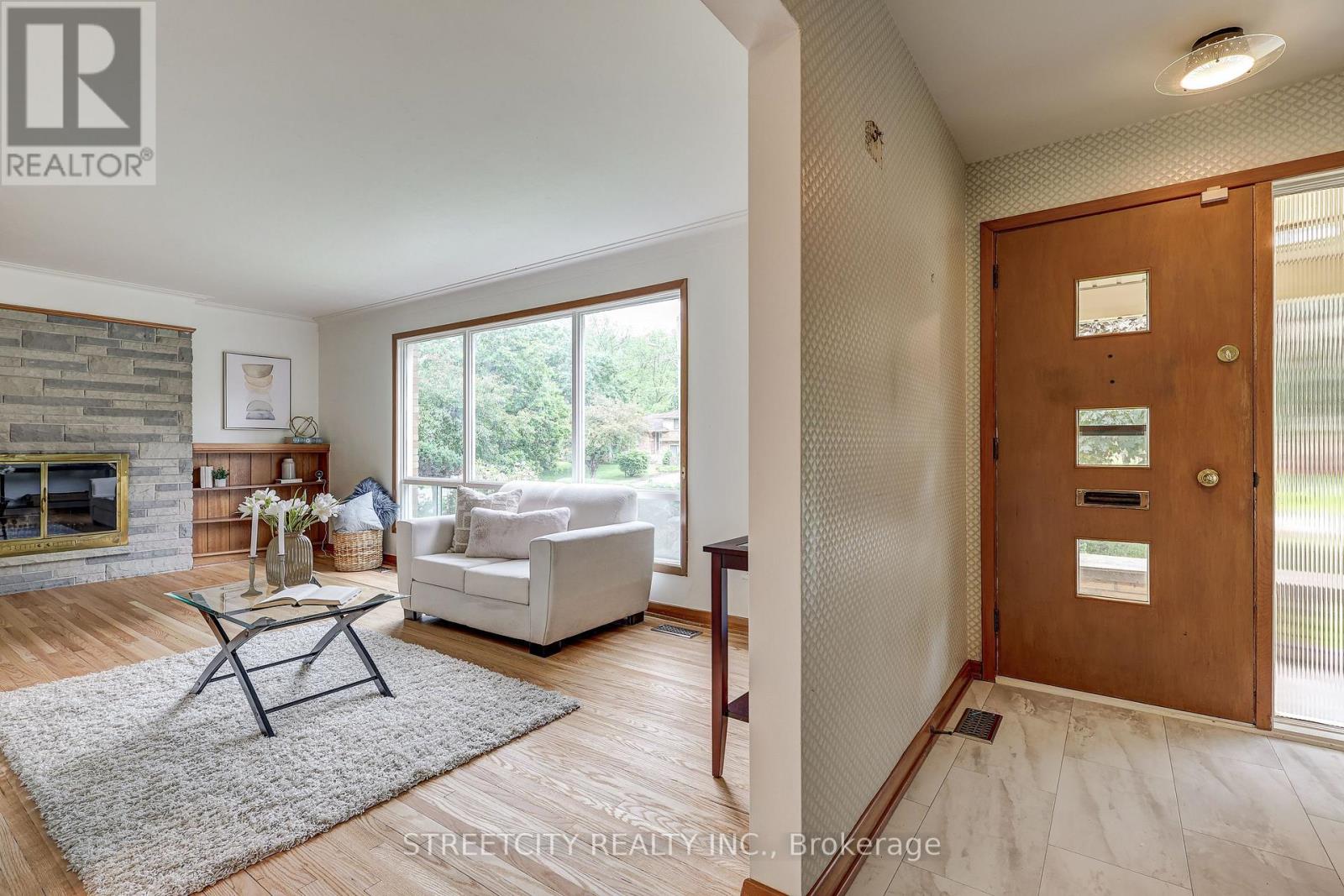 76 Bloomfield Drive, London North, Ontario  N6G 1P3 - Photo 7 - X12890240