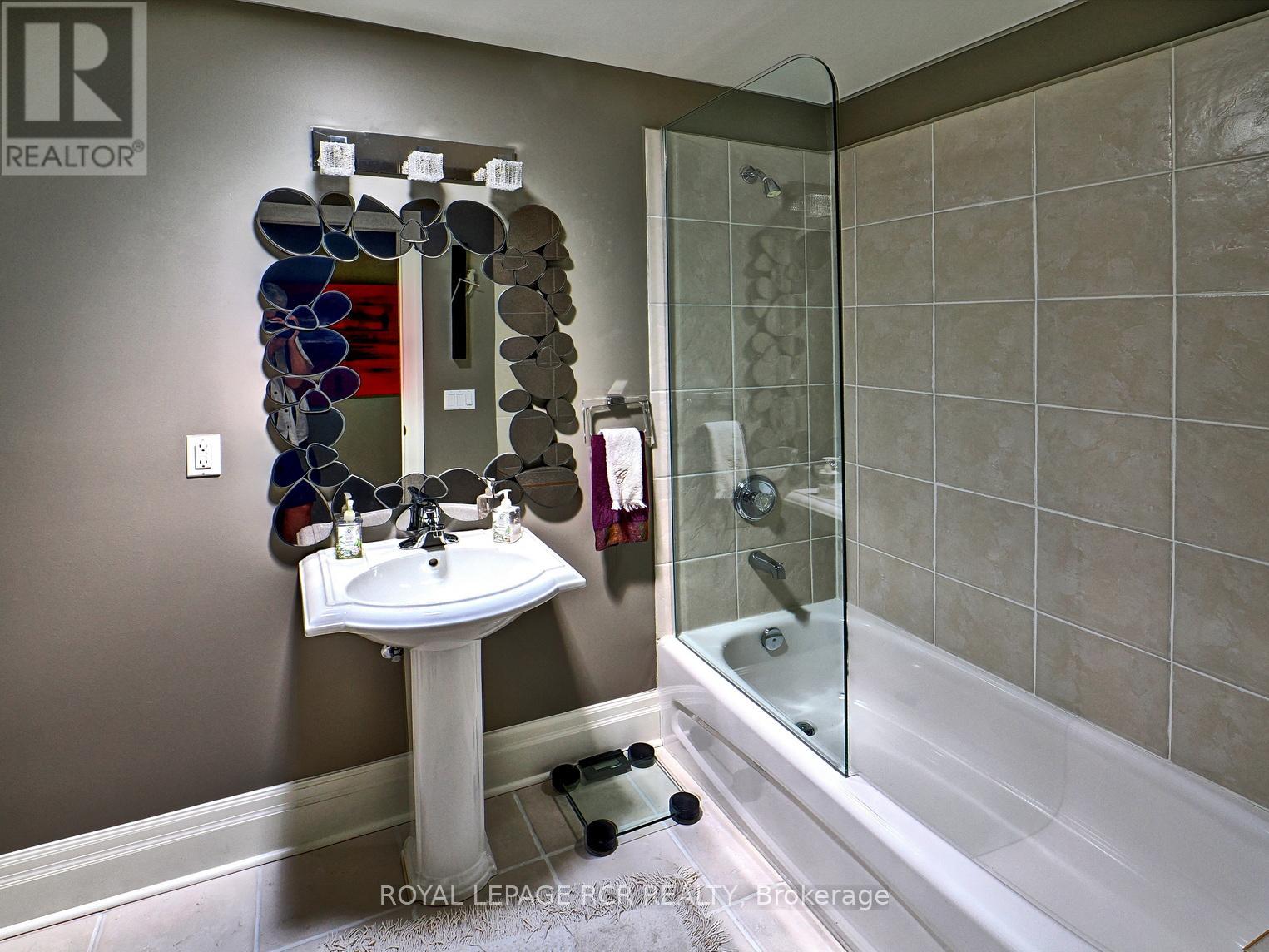 2 - 2-28 Reddington Drive, Caledon, Ontario  L7E 0E4 - Photo 11 - W12337270