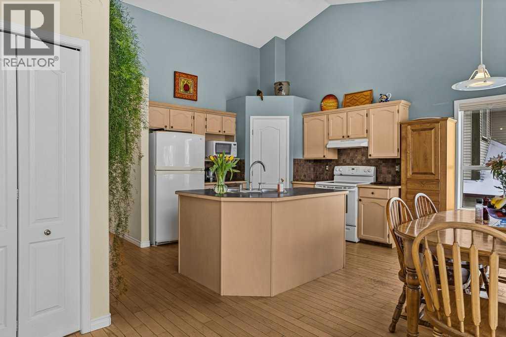 248 Lady Macdonald Drive, Canmore, Alberta  T1W 1H8 - Photo 18 - A2293573