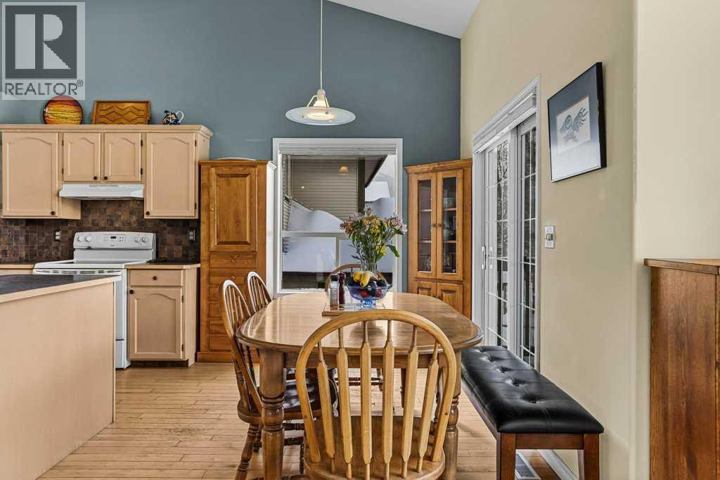 248 Lady Macdonald Drive, Canmore, Alberta  T1W 1H8 - Photo 12 - A2293573