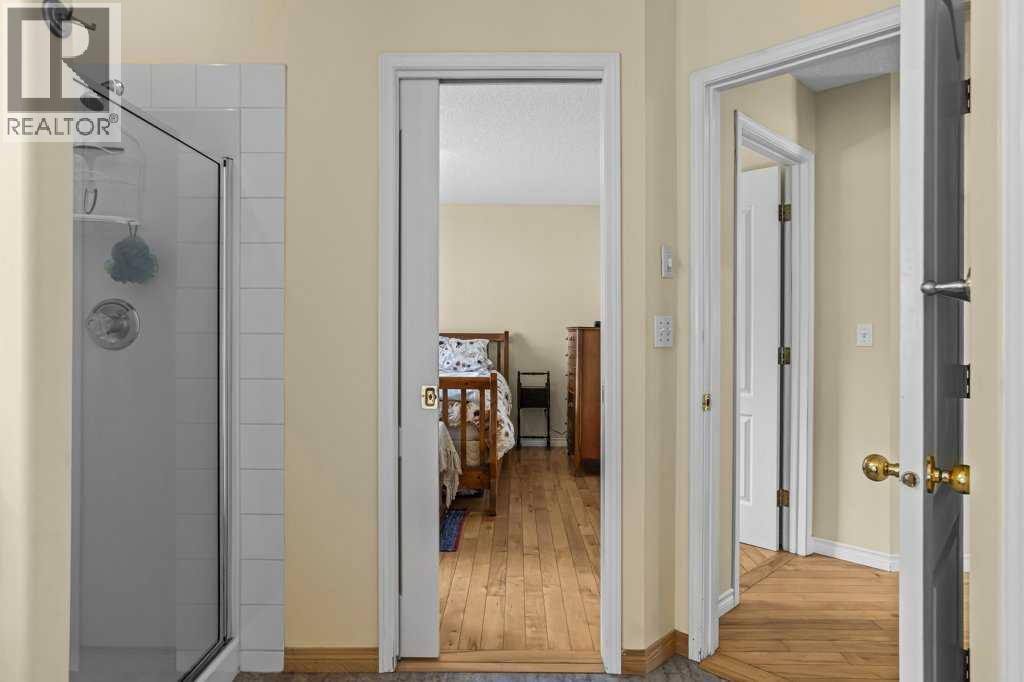 248 Lady Macdonald Drive, Canmore, Alberta  T1W 1H8 - Photo 33 - A2293573