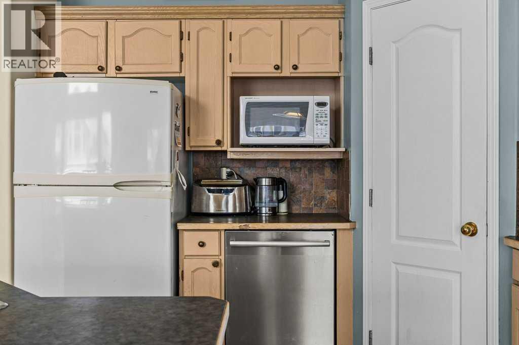 248 Lady Macdonald Drive, Canmore, Alberta  T1W 1H8 - Photo 17 - A2293573