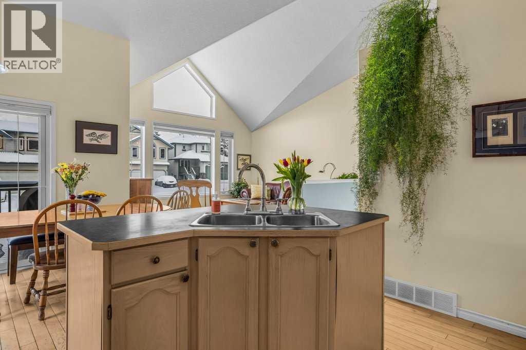 248 Lady Macdonald Drive, Canmore, Alberta  T1W 1H8 - Photo 21 - A2293573