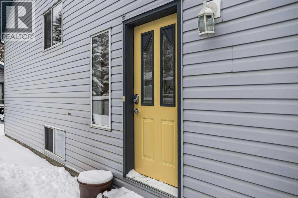 248 Lady Macdonald Drive, Canmore, Alberta  T1W 1H8 - Photo 3 - A2293573