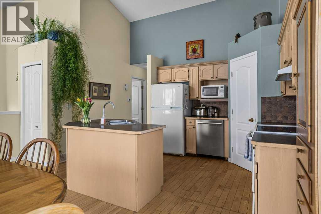 248 Lady Macdonald Drive, Canmore, Alberta  T1W 1H8 - Photo 16 - A2293573