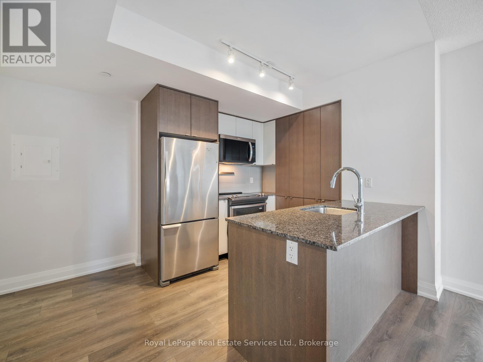 2107 - 9 Valhalla Inn Road, Toronto, Ontario  M9B 1B2 - Photo 6 - W12890644