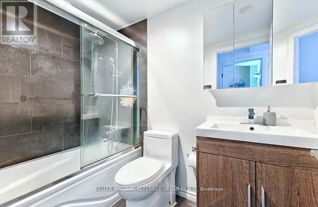 1811 - 10 Martha Eaton Way, Toronto, Ontario  M6M 5B3 - Photo 13 - W12889588