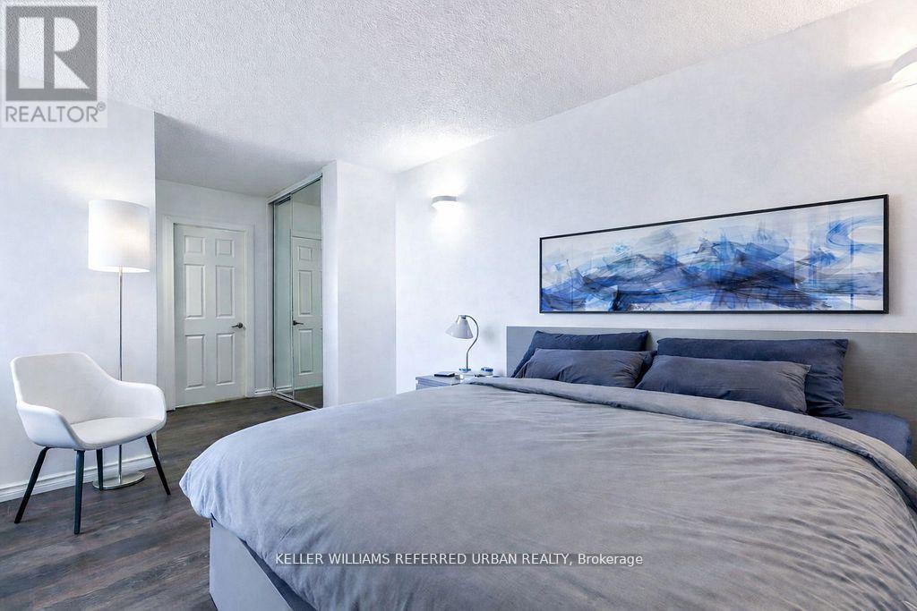 1811 - 10 Martha Eaton Way, Toronto, Ontario  M6M 5B3 - Photo 9 - W12889588