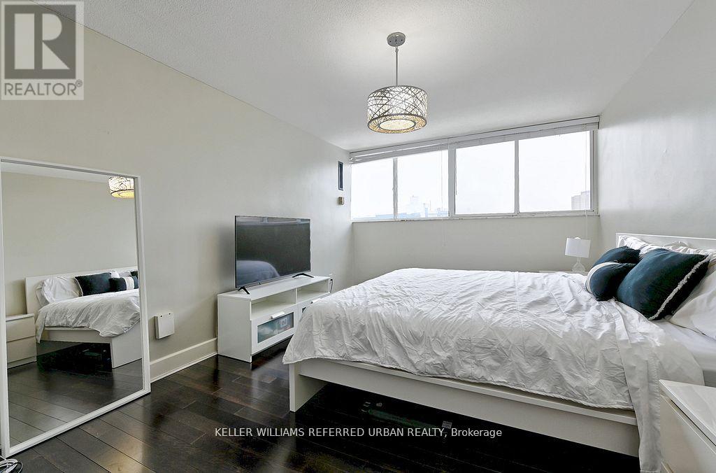 1411 - 11 Wincott Drive, Toronto, Ontario  M9R 2R9 - Photo 21 - W12889594