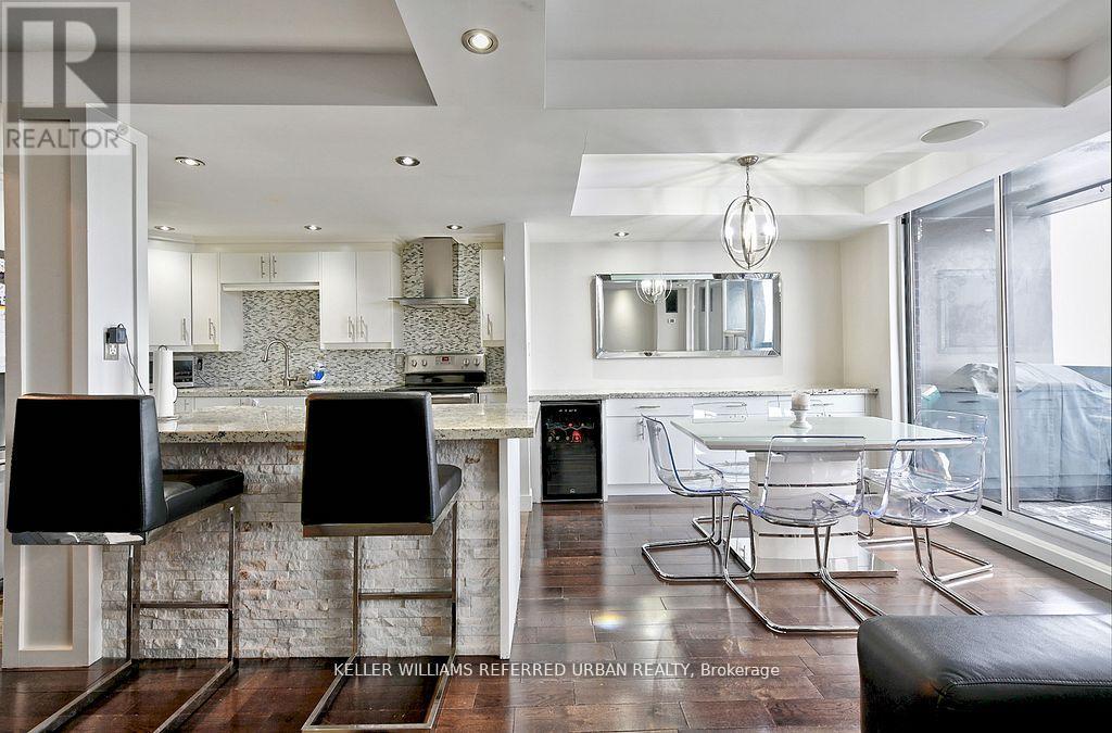 1411 - 11 Wincott Drive, Toronto, Ontario  M9R 2R9 - Photo 7 - W12889594