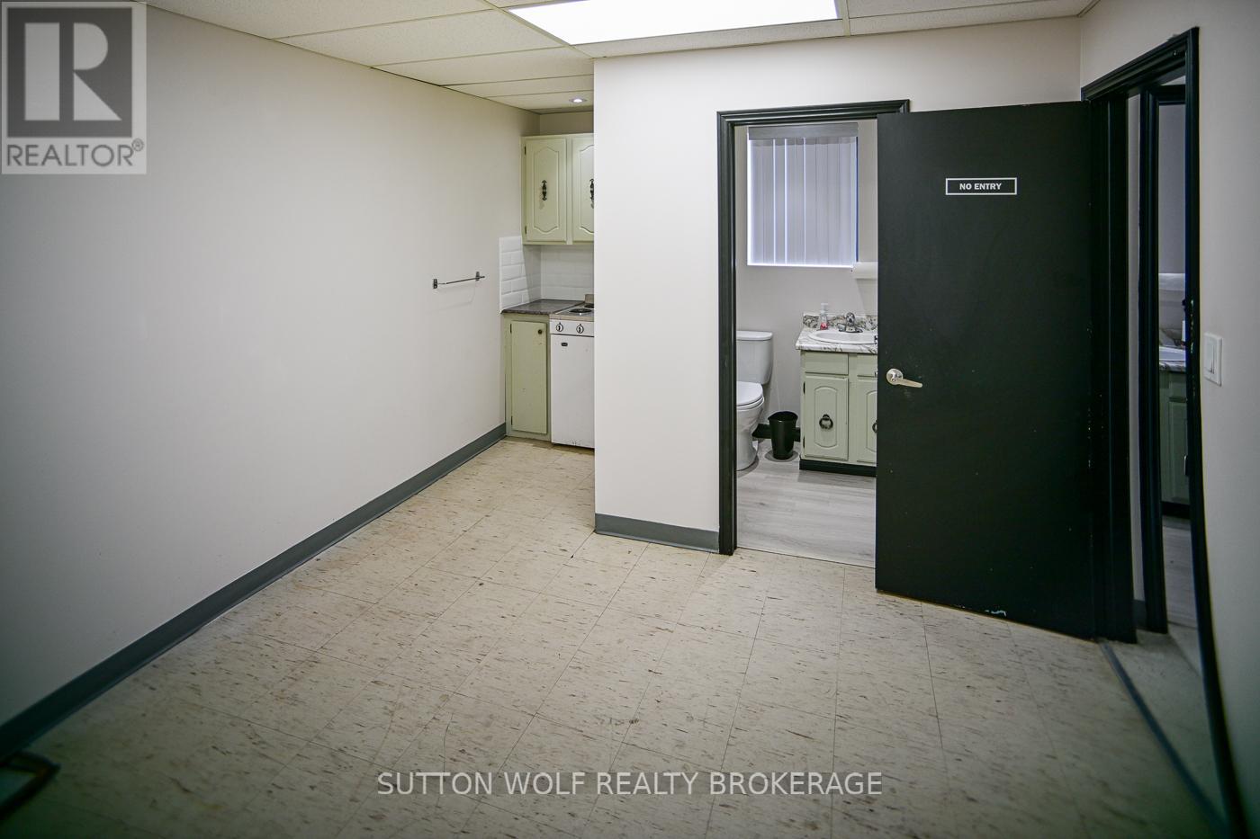 5 Front Street W, Strathroy-Caradoc, Ontario  N7G 1X5 - Photo 16 - X12835458