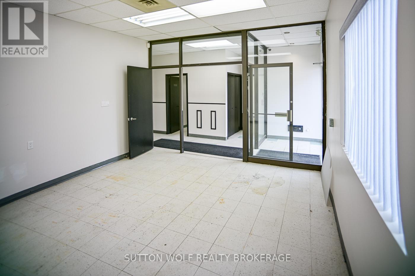 5 Front Street W, Strathroy-Caradoc, Ontario  N7G 1X5 - Photo 13 - X12835458