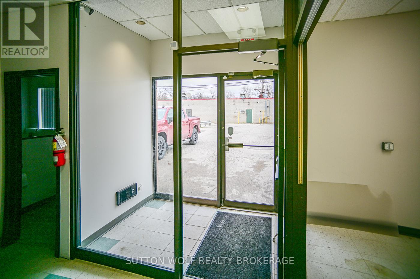 5 Front Street W, Strathroy-Caradoc, Ontario  N7G 1X5 - Photo 17 - X12835458