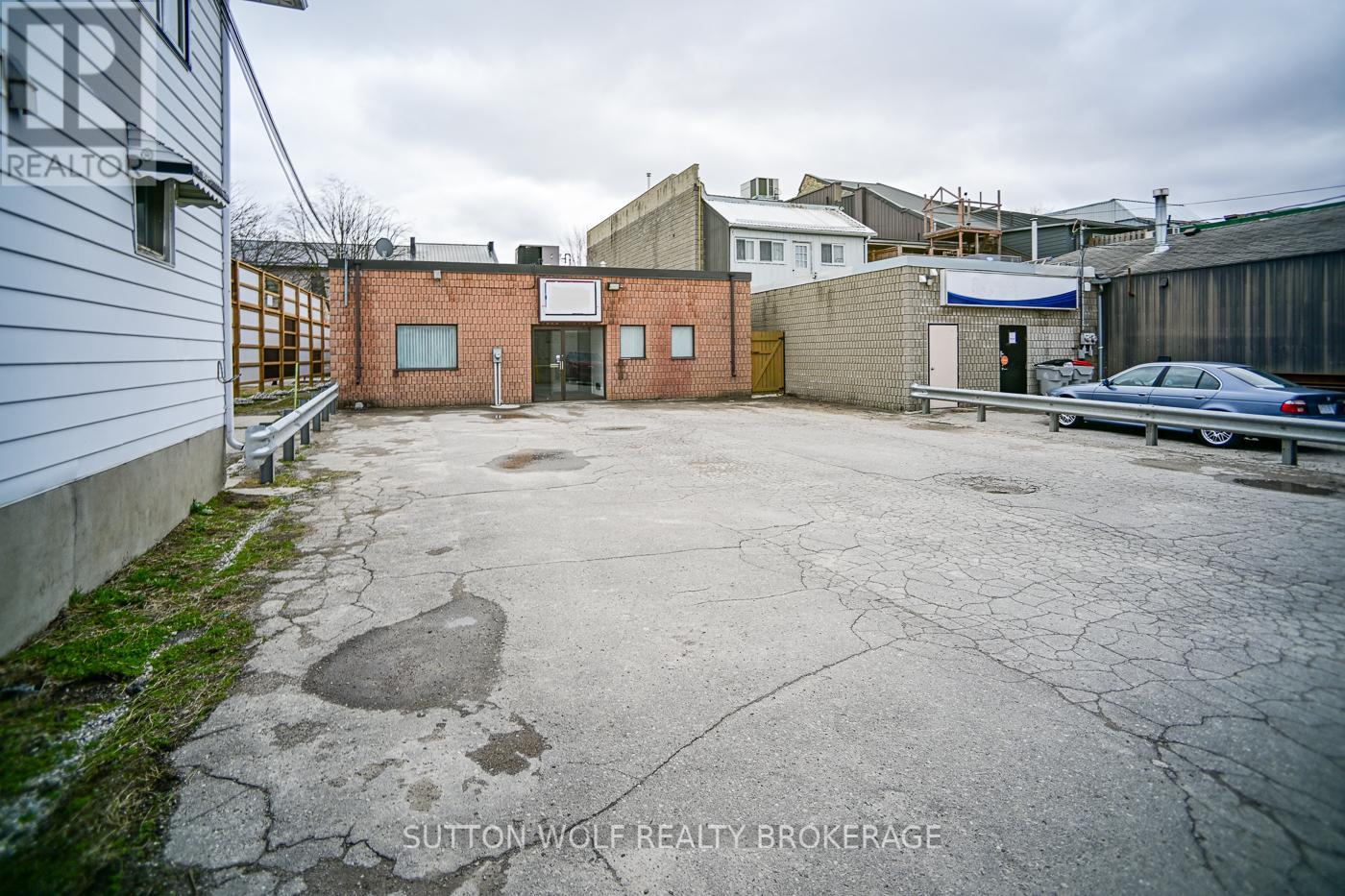 5 Front Street W, Strathroy-Caradoc, Ontario  N7G 1X5 - Photo 18 - X12835458