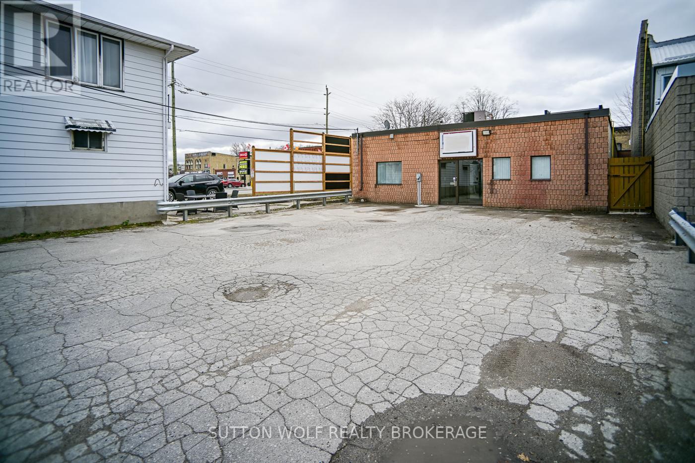 5 Front Street W, Strathroy-Caradoc, Ontario  N7G 1X5 - Photo 19 - X12835458