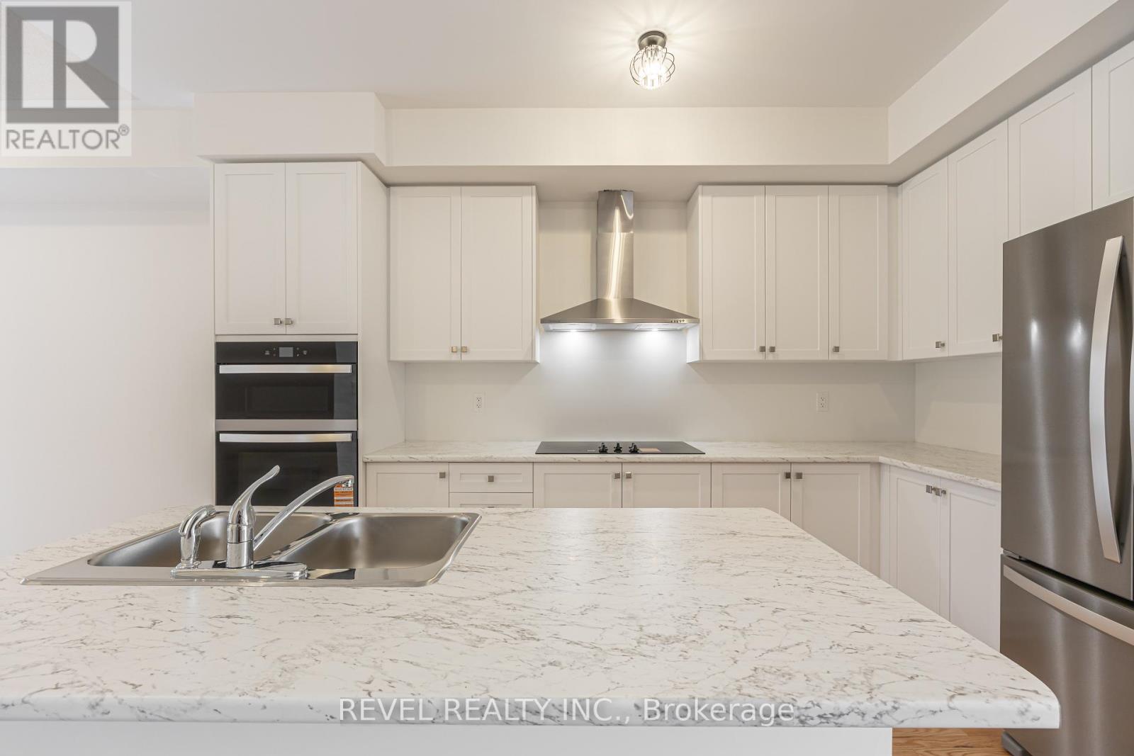 2926 Peter Matthew Drive, Pickering, Ontario  L1V 2P8 - Photo 5 - E12890500