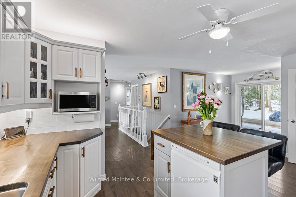 24 Shore Drive, South Bruce Peninsula, Ontario  N0H 1A0 - Photo 17 - X12890586