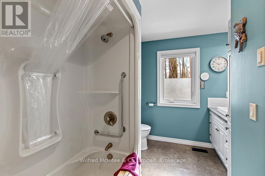 24 Shore Drive, South Bruce Peninsula, Ontario  N0H 1A0 - Photo 21 - X12890586